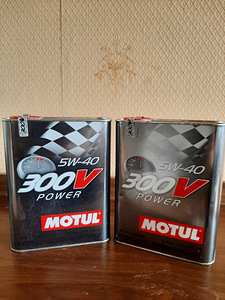 ПОЛНОСТЬЮ СИНТЕТИЧЕСКОЕ MOTUL 300V Competition 5W-40 (2 фото из 3)