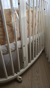 Stokke voodi + mini sleepi voodi (8 фото из 10)