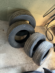 235/65 R16 C (1 фото из 4)