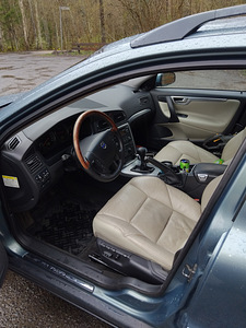 VOLVO V70 2.4 D5 120KW EURO 3 MANUAAL, DIISEL (1 foto / 13)