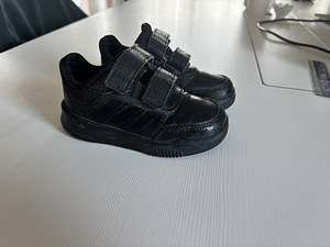 Детская обувь размер 23 adidas (2 фото из 3)