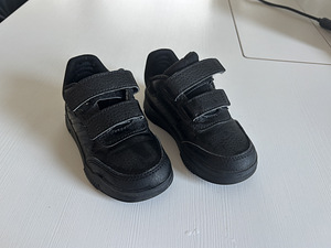 Детская обувь размер 23 adidas (3 фото из 3)