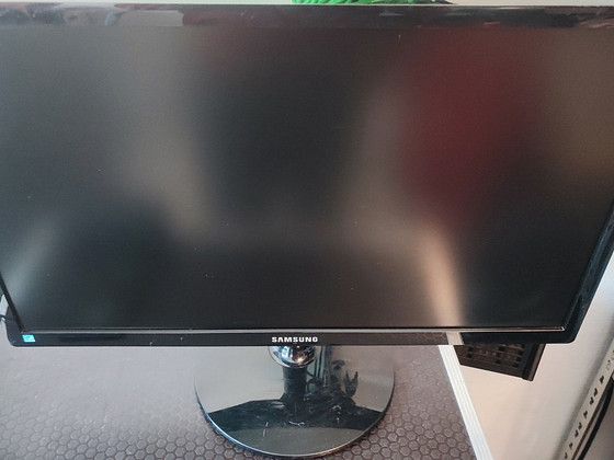 Монитор Samsung S24C350 24"