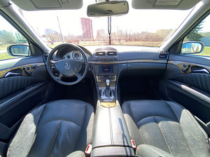 Продается Mercedes Benz E400 (6 фото из 8)
