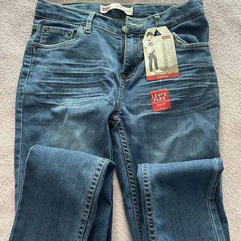 Новые джинсы Levi's, 16 лет.