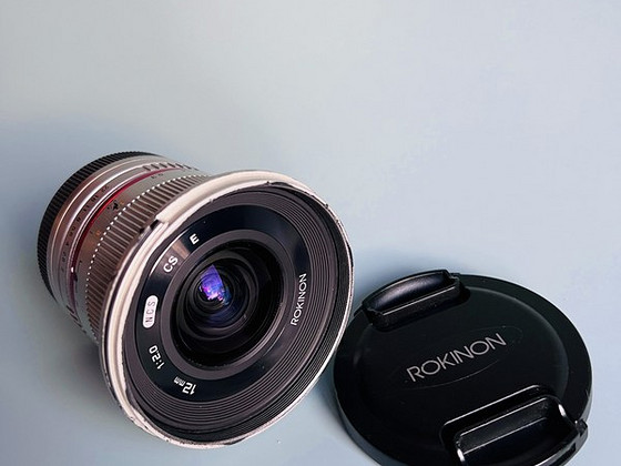 Rokinon 12 mm F2.0 Sonyle