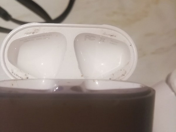 Airpods 2 ja airpods1 charging case a1602