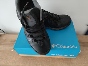 Columbia кроссовки. (2 фото из 2)
