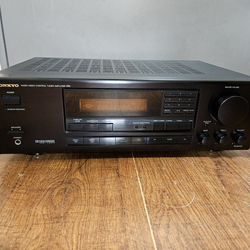 Onkyo TX-SV424 Quartz Synthesized Tuner Amplifier
