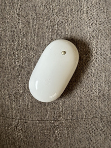 Apple mighty mouse (безпроводная мышь) (1 фото из 3)