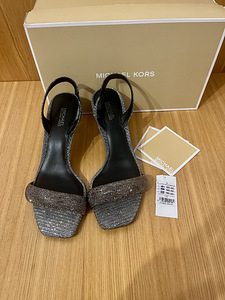 Босоножки Michael Kors (1 фото из 8)