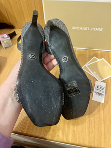 Босоножки Michael Kors (4 фото из 8)