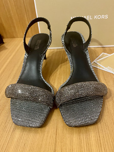 Босоножки Michael Kors (7 фото из 8)