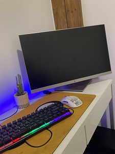 Hp монитор 1920x1080 60Hz (1 фото из 9)