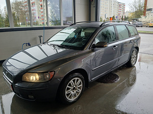 Volvo v50 (4 фото из 6)