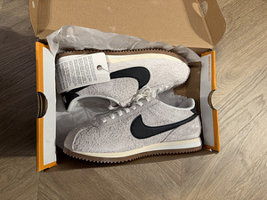 НОВЫЕ! Nike Cortez Vintage Suede EU 42 + бесплатный транспор (4 фото из 5)
