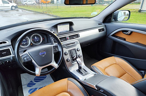 Volvo XC70 INSCRIPTION 2.0 120kW (5 foto / 9)