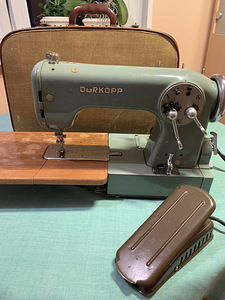 Antiik. elekt. õmblusmasin DÜRKOPP kohvris 1954.a (1 foto / 9)