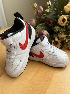 Кроссовки Nike (2 фото из 4)