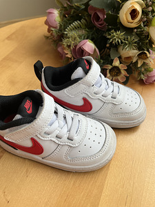 Кроссовки Nike (3 фото из 4)