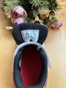 Кроссовки Nike (4 фото из 4)