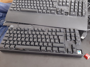 Logitech g pro tkl ja logitech g213 ja MadCatz rat 8+ (1 foto / 5)