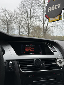 Audi A4 B8 2.0 TDI (2011) - Värske Ülevaatus (8 foto / 12)