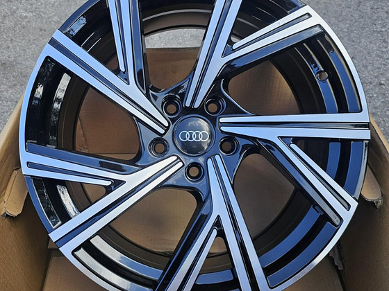 R18 диски 5x112 Audi Vw Skoda Seat Black polished новый