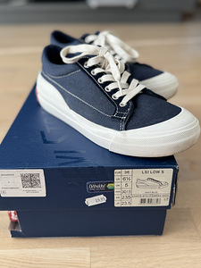 Levis tossud suurus 39 (1 foto / 5)