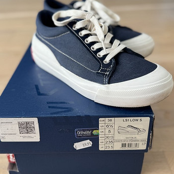 Levis tossud suurus 39