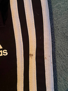 Шорты Adidas (3 фото из 4)