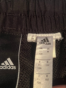 Шорты Adidas (4 фото из 4)