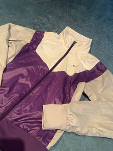 Nike ветровка (1 фото из 4)