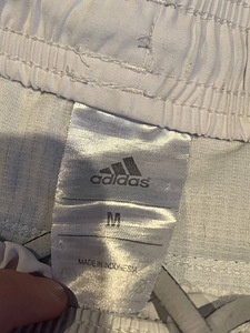 Шорты Adidas (6 фото из 6)