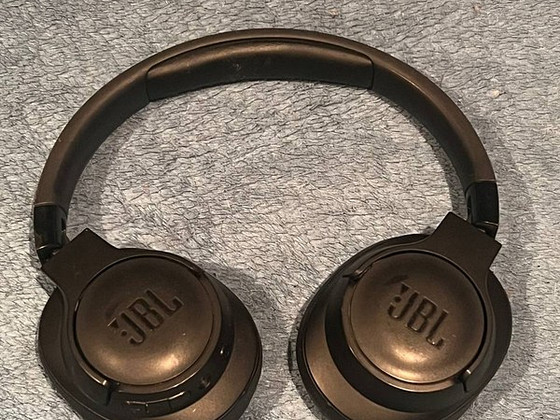 JBL Tune 710BT