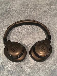 JBL Tune 710BT (1 фото из 4)