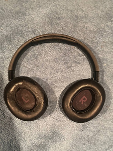 JBL Tune 710BT (2 фото из 4)