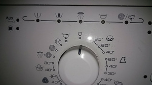 Стиральная машина Whirlpool (4 фото из 5)
