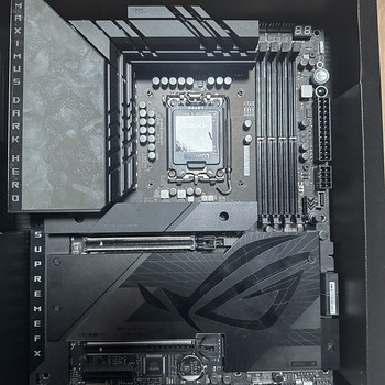 Продаю материнскую плату ASUS ROG MAXIMUS Z790 DARK HERO