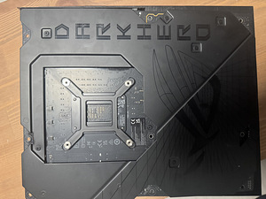 Müüa emaplaat ASUS ROG MAXIMUS Z790 DARK HERO (3 foto / 3)