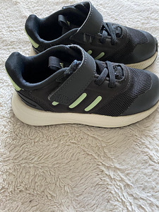 Jooksujalatsid suurus 25,5 (2 foto / 4)