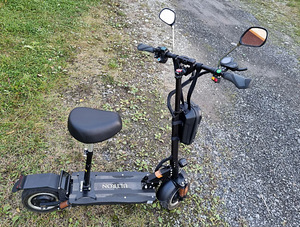 Электросамокат Ultron 2-Drive T11- PRO (2 фото из 7)