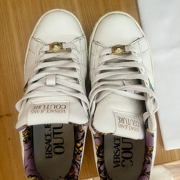 Versace tossud
