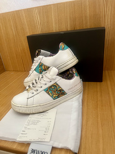 Versace tossud (2 foto / 6)