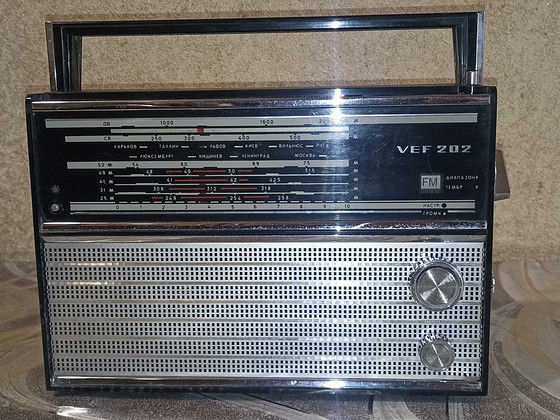 Советский радиоприемник VEF 202 FM Радио