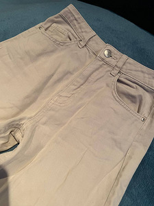 Белые джинсы H&M (2 фото из 4)