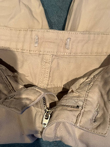 Белые джинсы H&M (3 фото из 4)