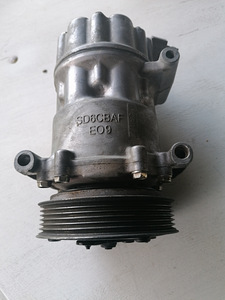 A/C компрессор климатический насос Peugeot Citroen 9659875780 (1 фото из 3)