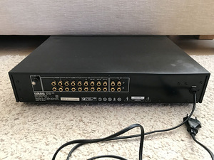 Yamaha A-1000 (7 фото из 7)