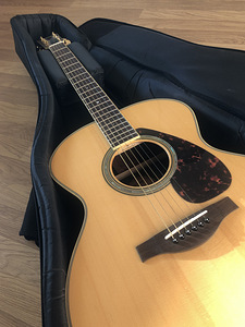 Yamaha kitarr LJ6 ARE kottiga // A+ (1 foto / 6)